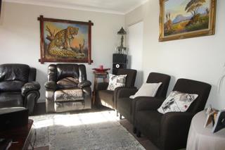 4 Bedroom Property for Sale in Fraaiuitsig Western Cape
